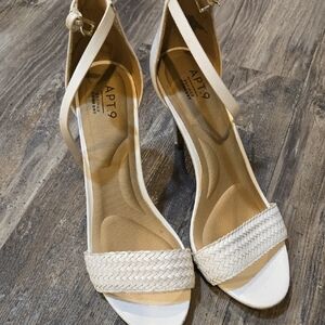 Apt. 9 Women's Elegant Cream Heels